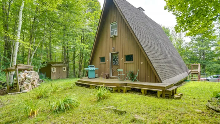 Beautiful A-Frame Cabin With A Tranquil Setting And An Amazing View