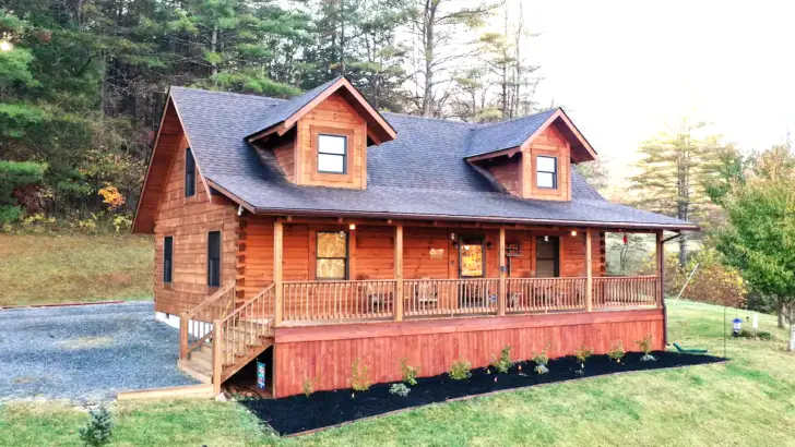 Naked Creek Log Cabin With Stunning Views And Charming