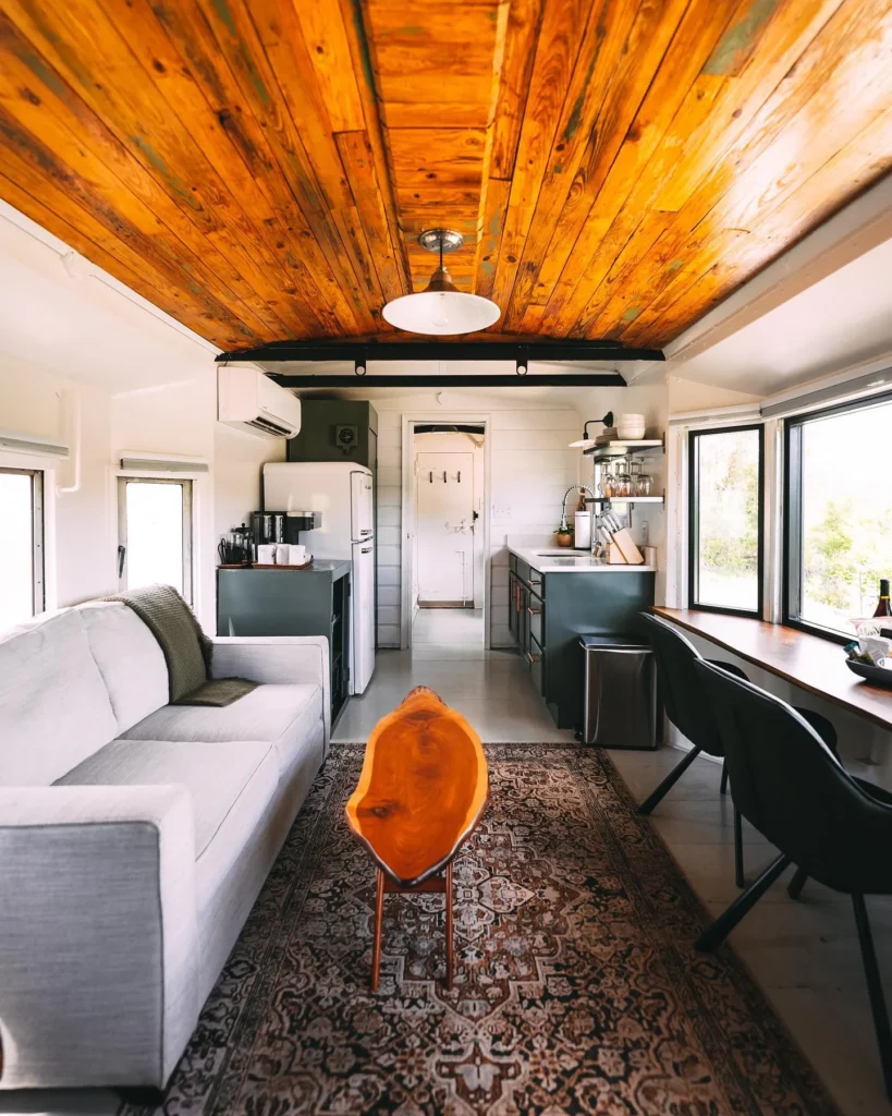 33 Tiny House Interior Design Ideas for Creating a Warm Rustic Retreat