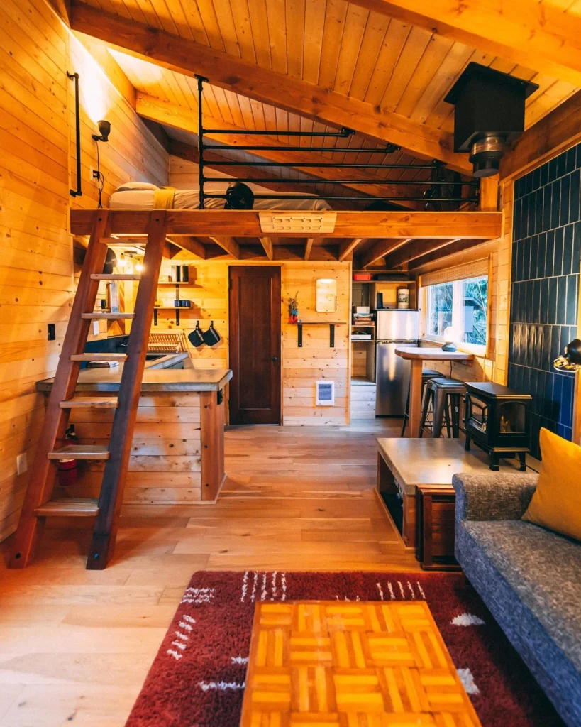 33 Tiny House Interior Design Ideas for Creating a Warm Rustic Retreat