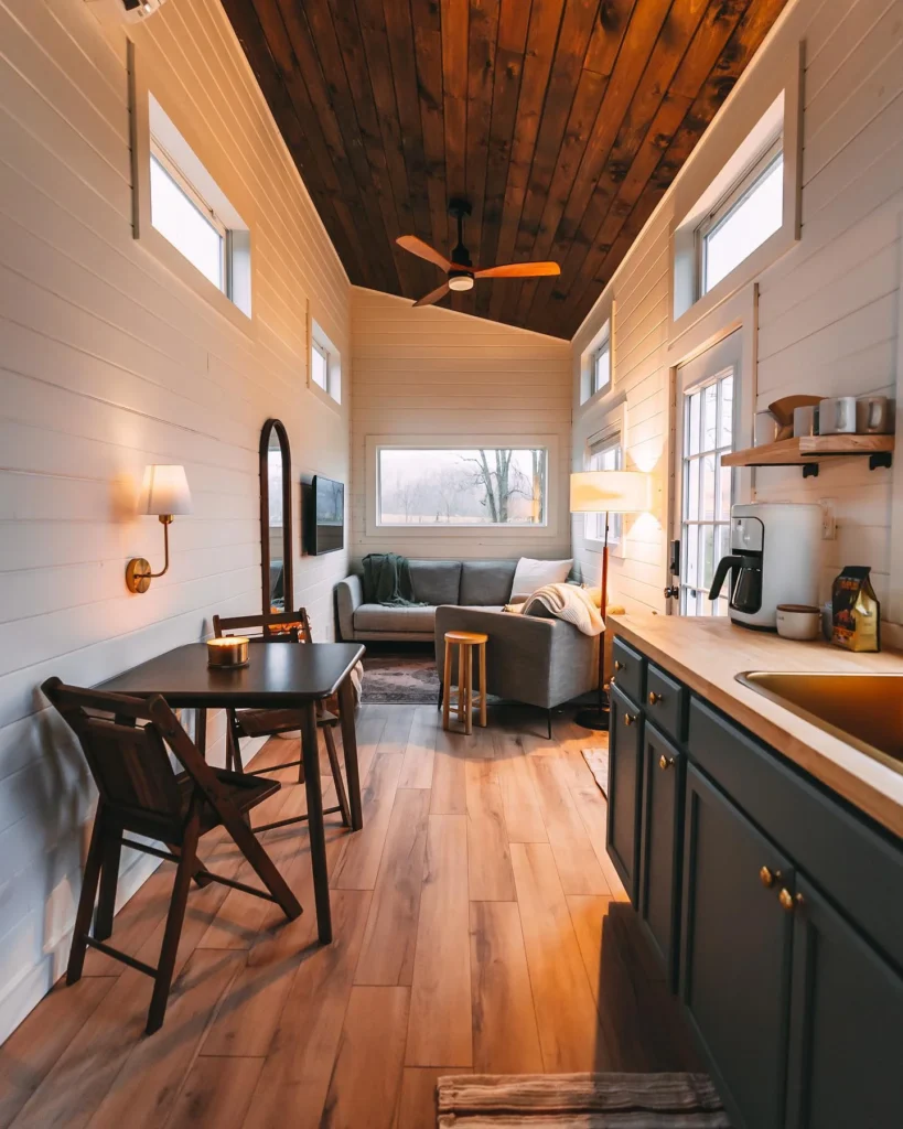 33 Tiny House Interior Design Ideas for Creating a Warm Rustic Retreat