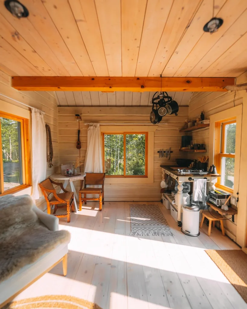 33 Tiny House Interior Design Ideas for Creating a Warm Rustic Retreat