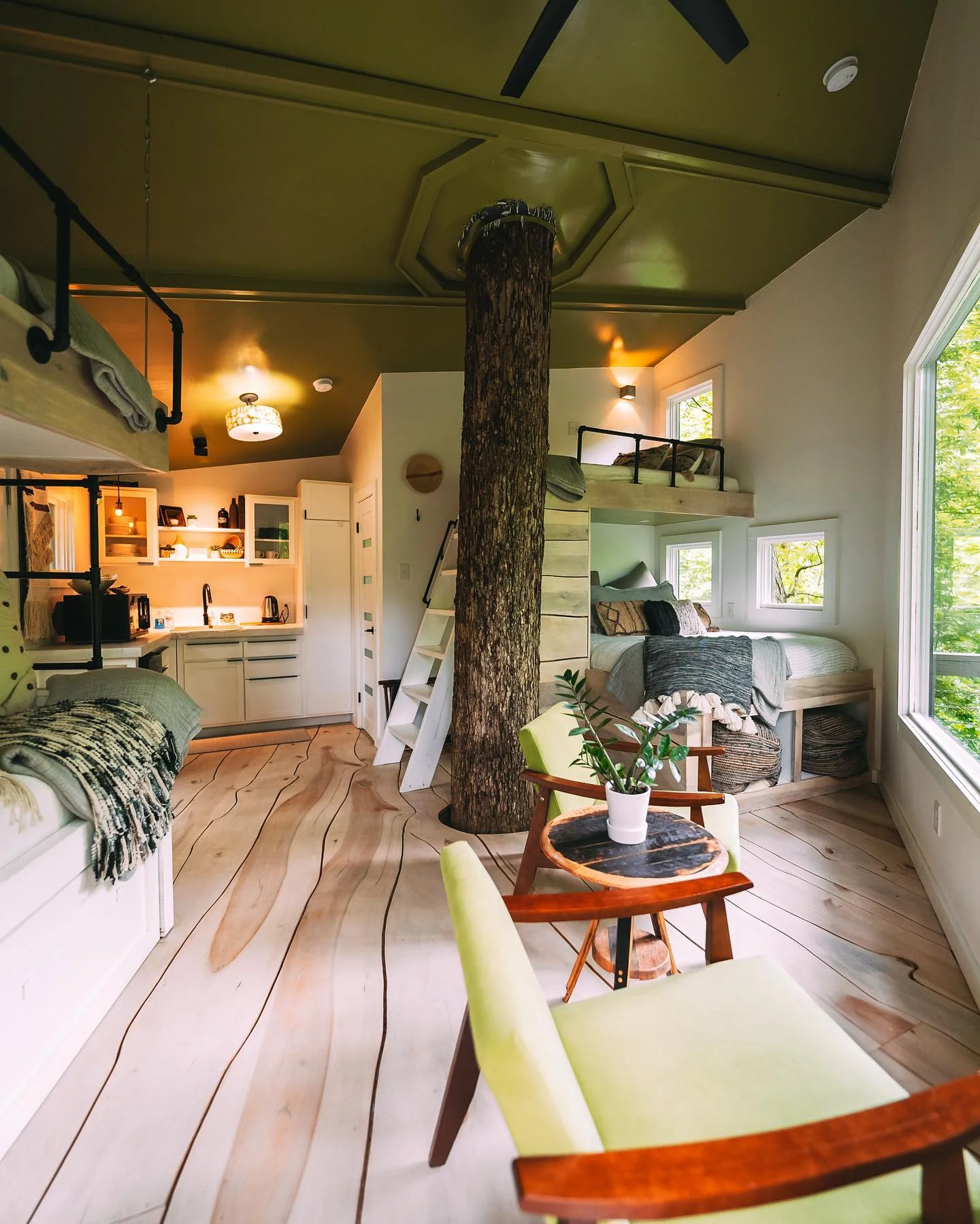 33 Tiny House Interior Design Ideas for Creating a Warm Rustic Retreat