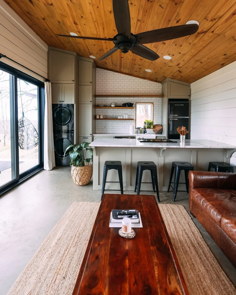 33 Tiny House Interior Design Ideas for Creating a Warm Rustic Retreat