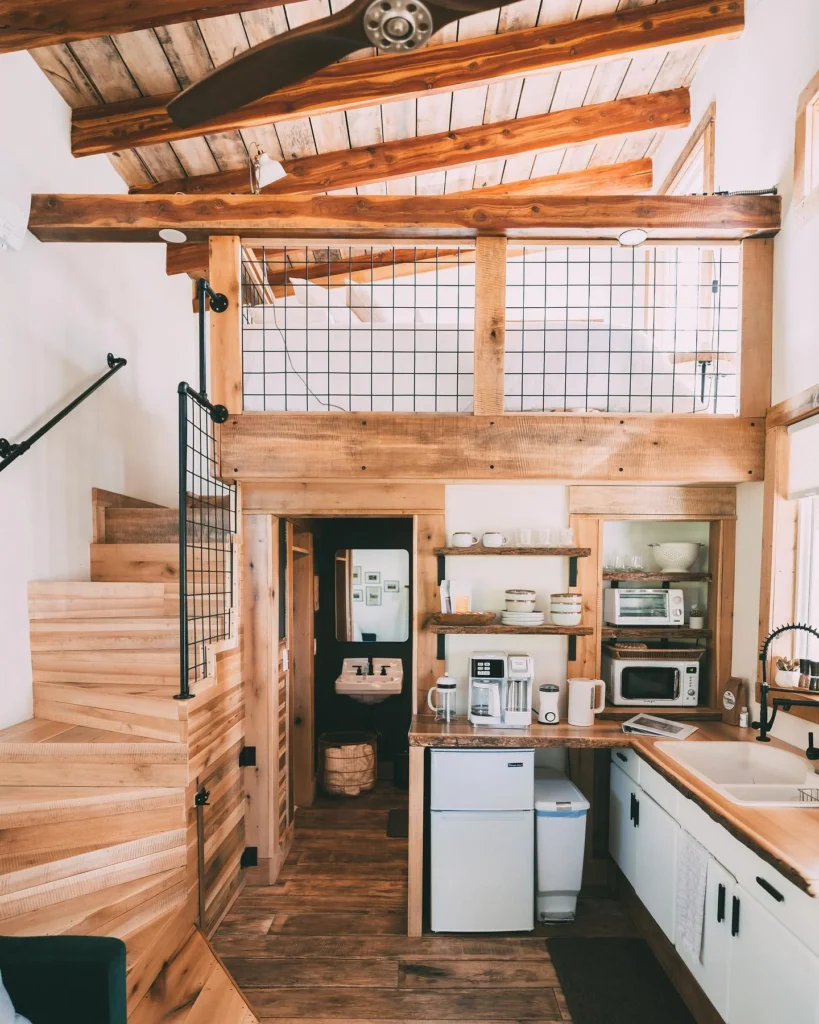 33 Tiny House Interior Design Ideas for Creating a Warm Rustic Retreat