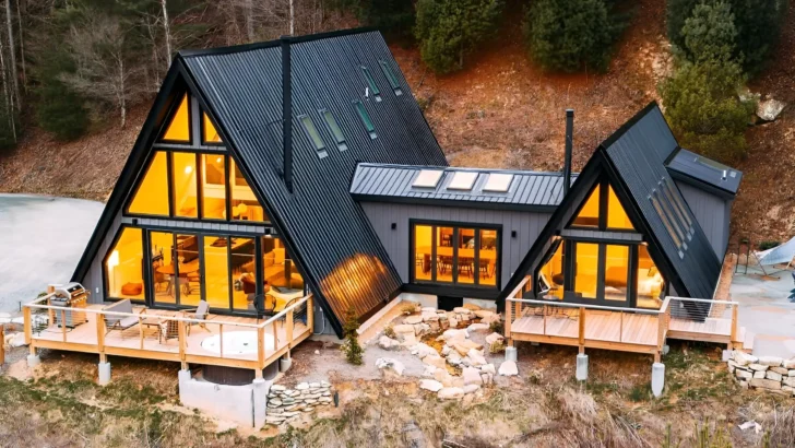 30 Breathtaking Modern A-Frame Houses