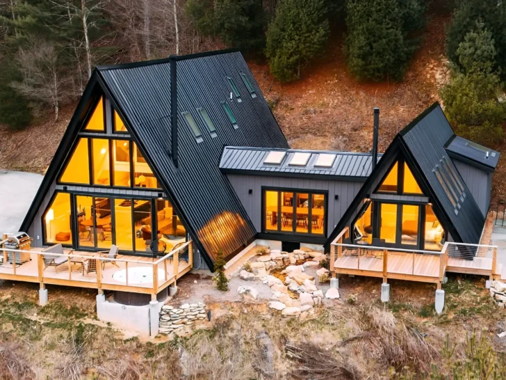 30 Breathtaking Modern A-Frame Houses