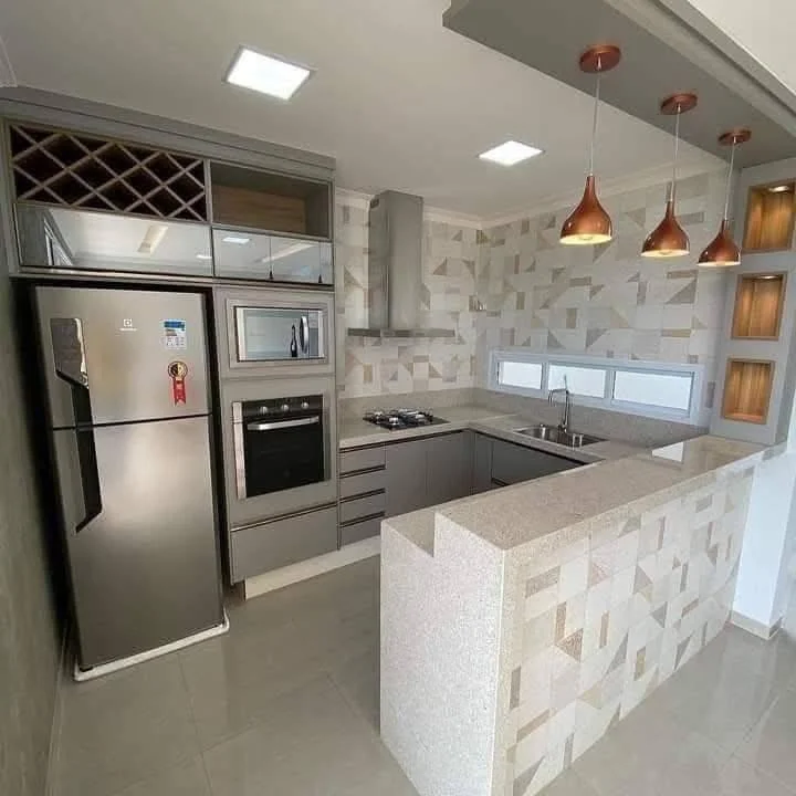 Modern kitchen bar with patterned tile