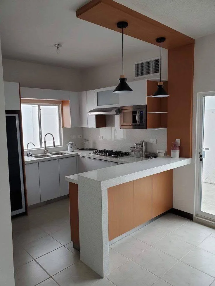 Modern kitchen bar with two-tone cabinets