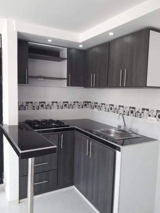 Kitchen with Patterned Tile Backsplash Border