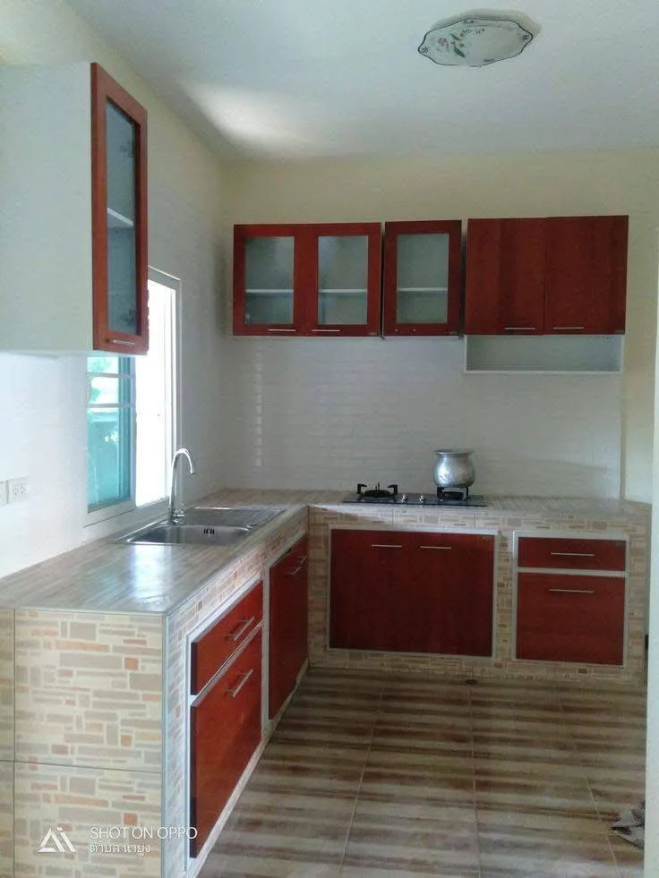 Kitchen Countertop with Decorative Edge Detail