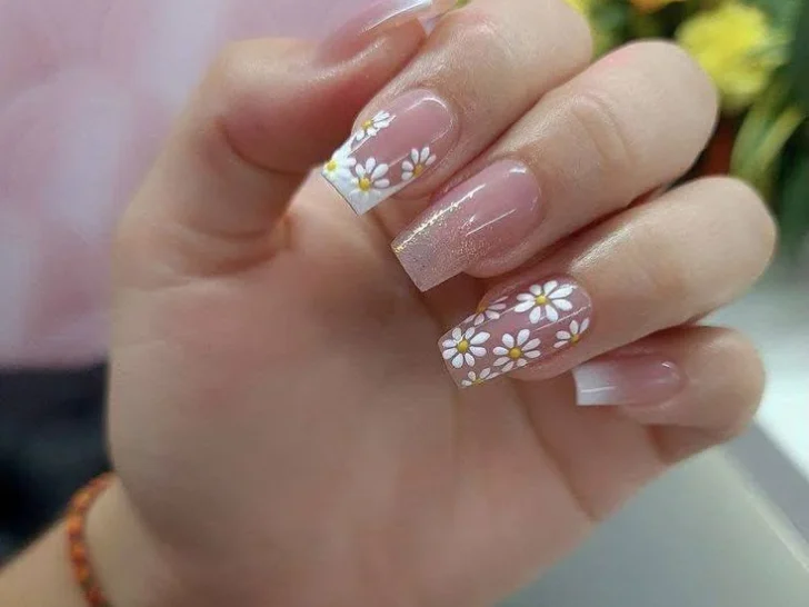 18 Trendy Nail Designs for a Feminine & Elegant Look