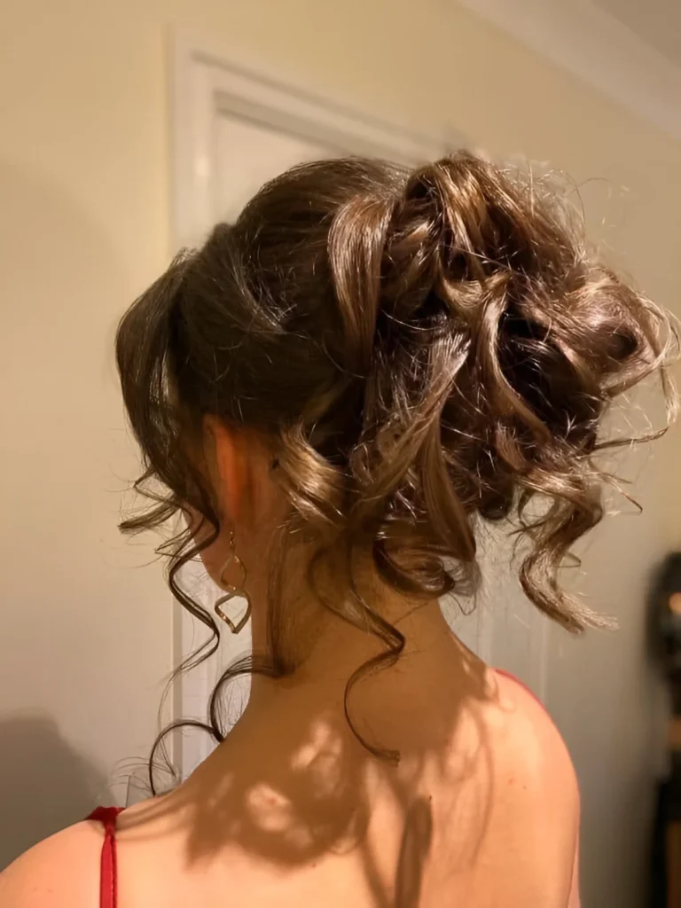 Upcycled Christmas hairstyle high curly ponytail